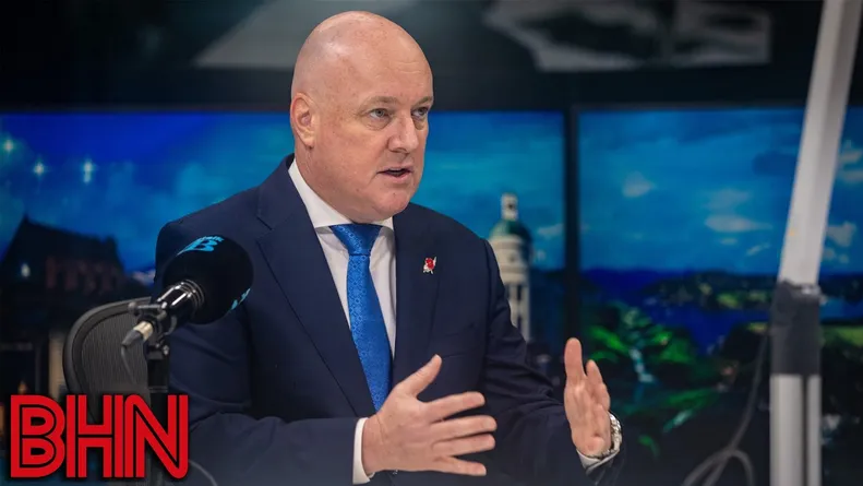 #BHN Mike Hosking glazes Christopher Luxon while coaching him live on air as to what to say